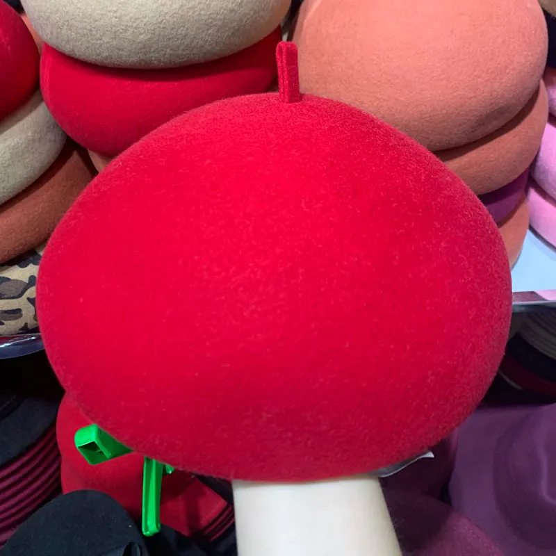 

High Quality Fashion Wool Felt Enchanted Wedding Hat Cocktail Party Retro Ladies Winter Solid Beret Hat Ceremonial Cap