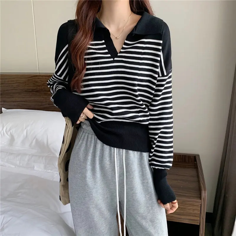 

Женский трикотажный джемпер в полоску, с длинным рукавом и V-образным вырезом