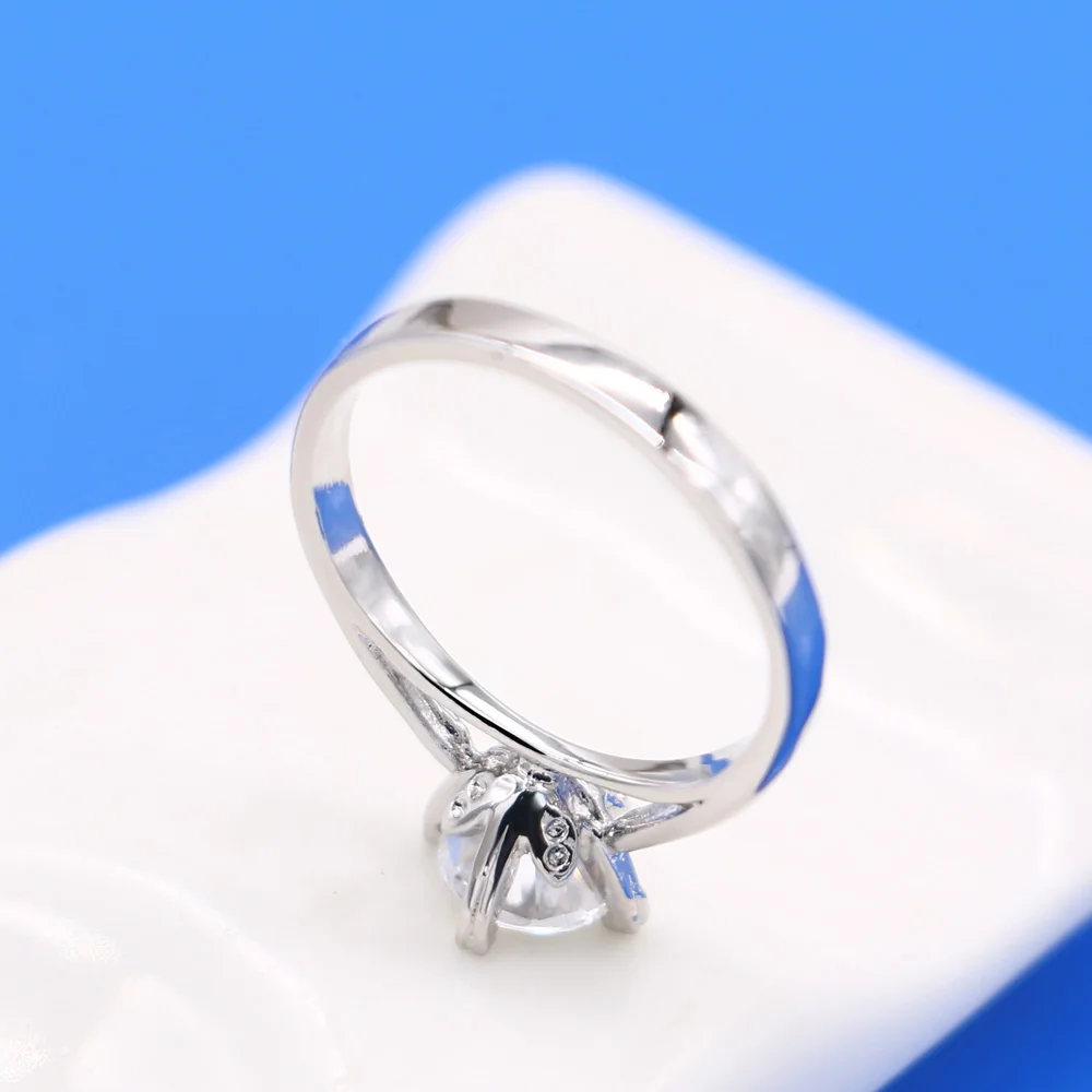 Современная мода Женское кольцо тренд белый кристалл четыре когти циркон