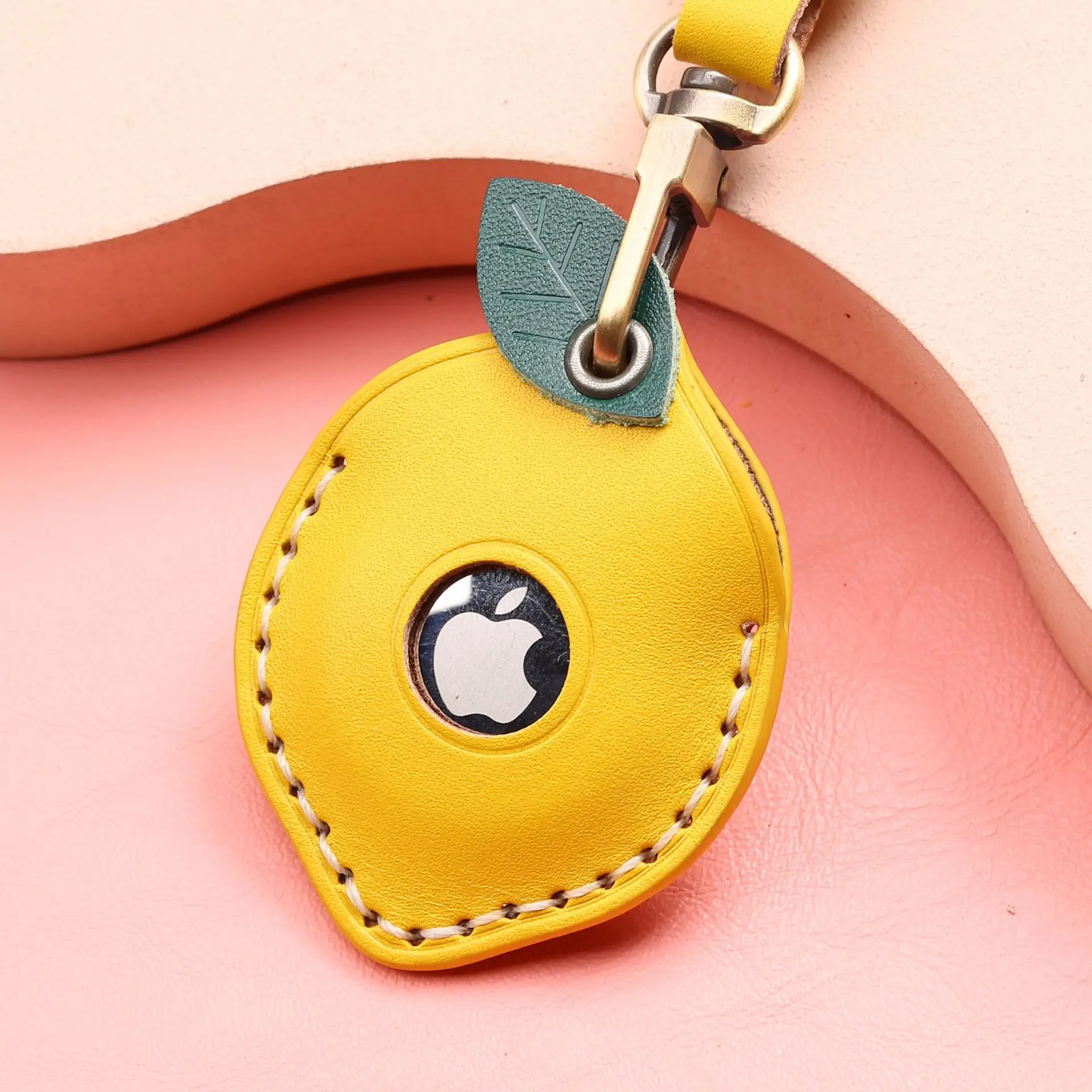 

For Apple AirTags Leather Protective Case Keychain Anti-lost Portable Accessories leather Protector Cover For Air Tag Airtag
