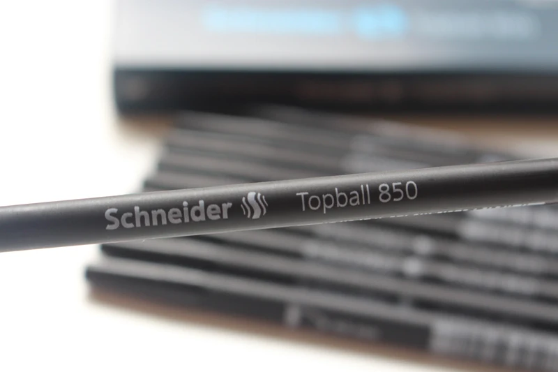 Ручка-роллер гелевая 850 0 5 мм со сменным наконечником черного/синего/красного