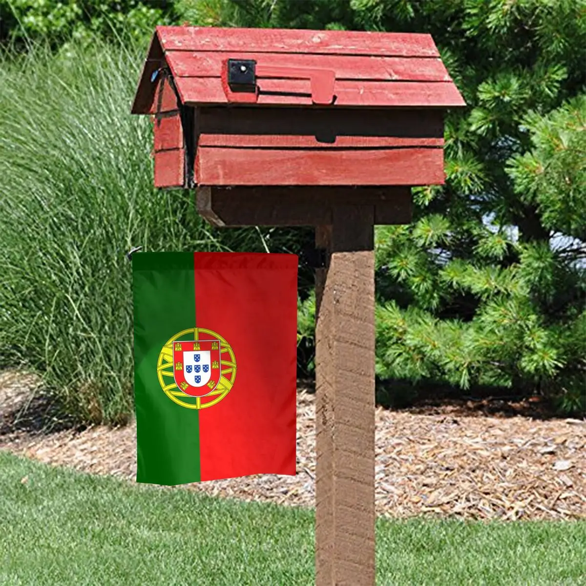 

Portuguese National Flag 12*18in Garden Flag