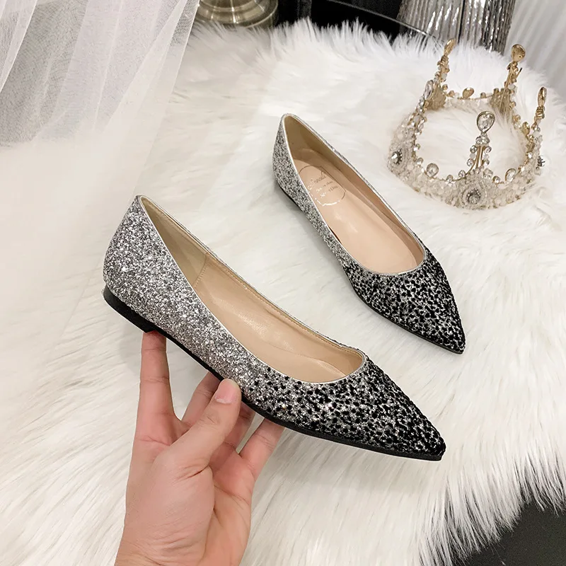 

Flat red bride wedding shoes women's new pointed crystal shoes wedding shoes