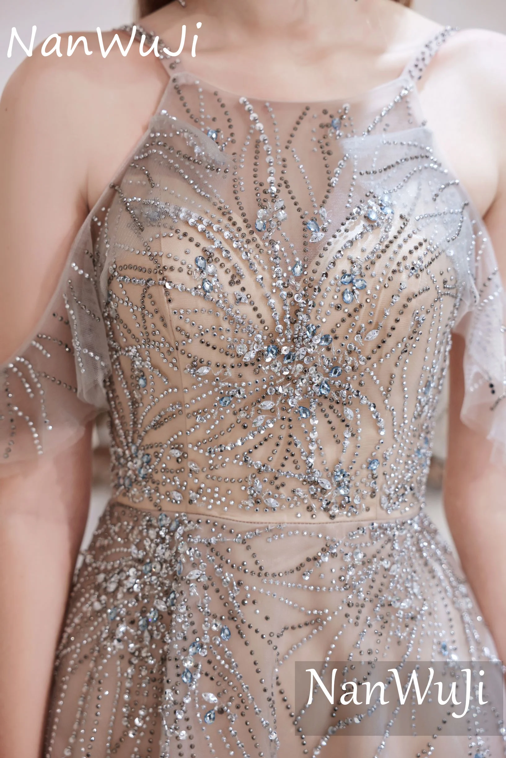 Elegant A Line Wedding Evening Dress Crystal Luxury Beading Sleeveless Prom Party Gowns Champagne Grey Robes De Soirée