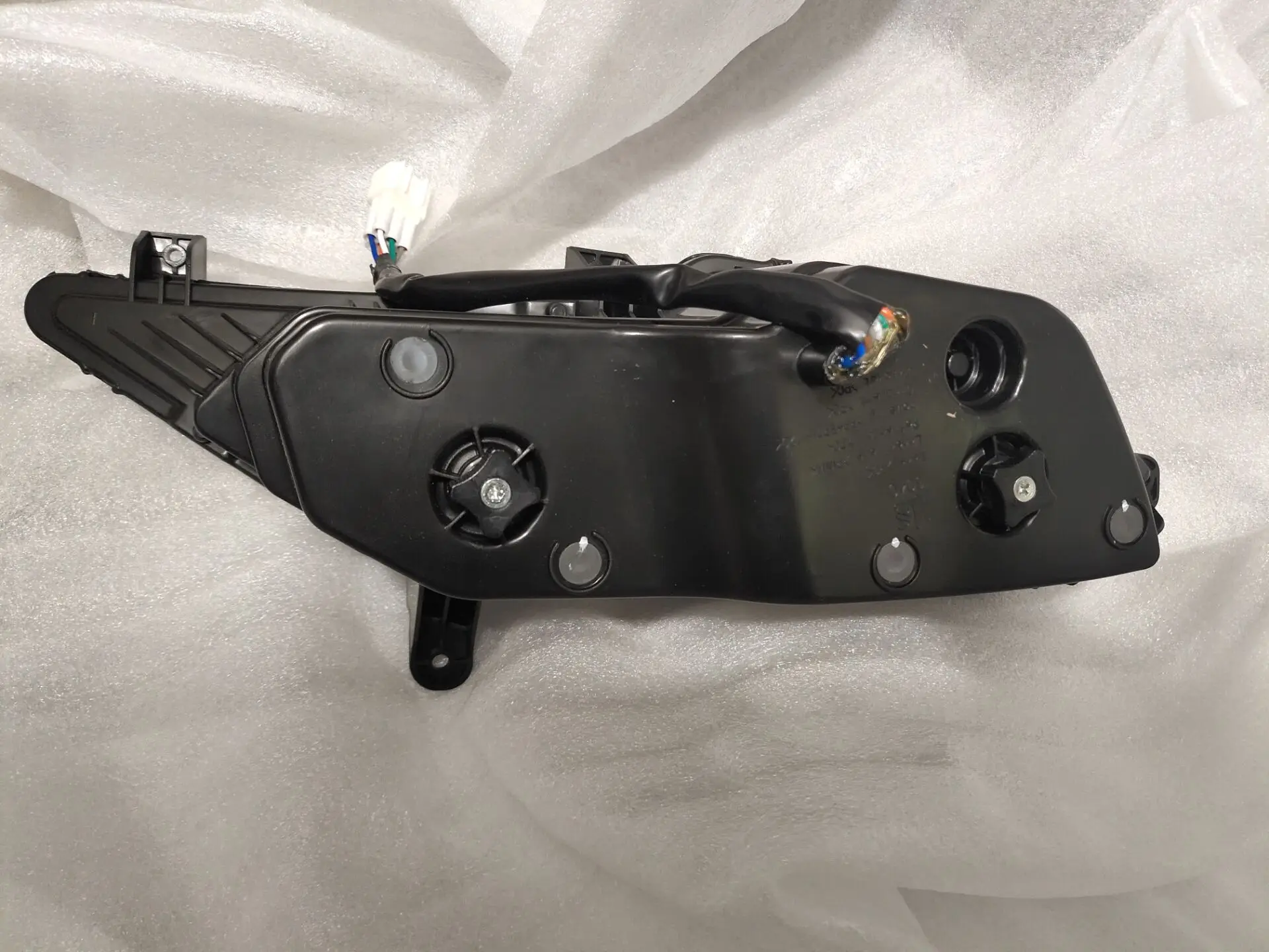 Левая и правая светодиодная фара подходит для CF 850 XC с кодом 2019 9AWA-160110/9AWA-160210 |