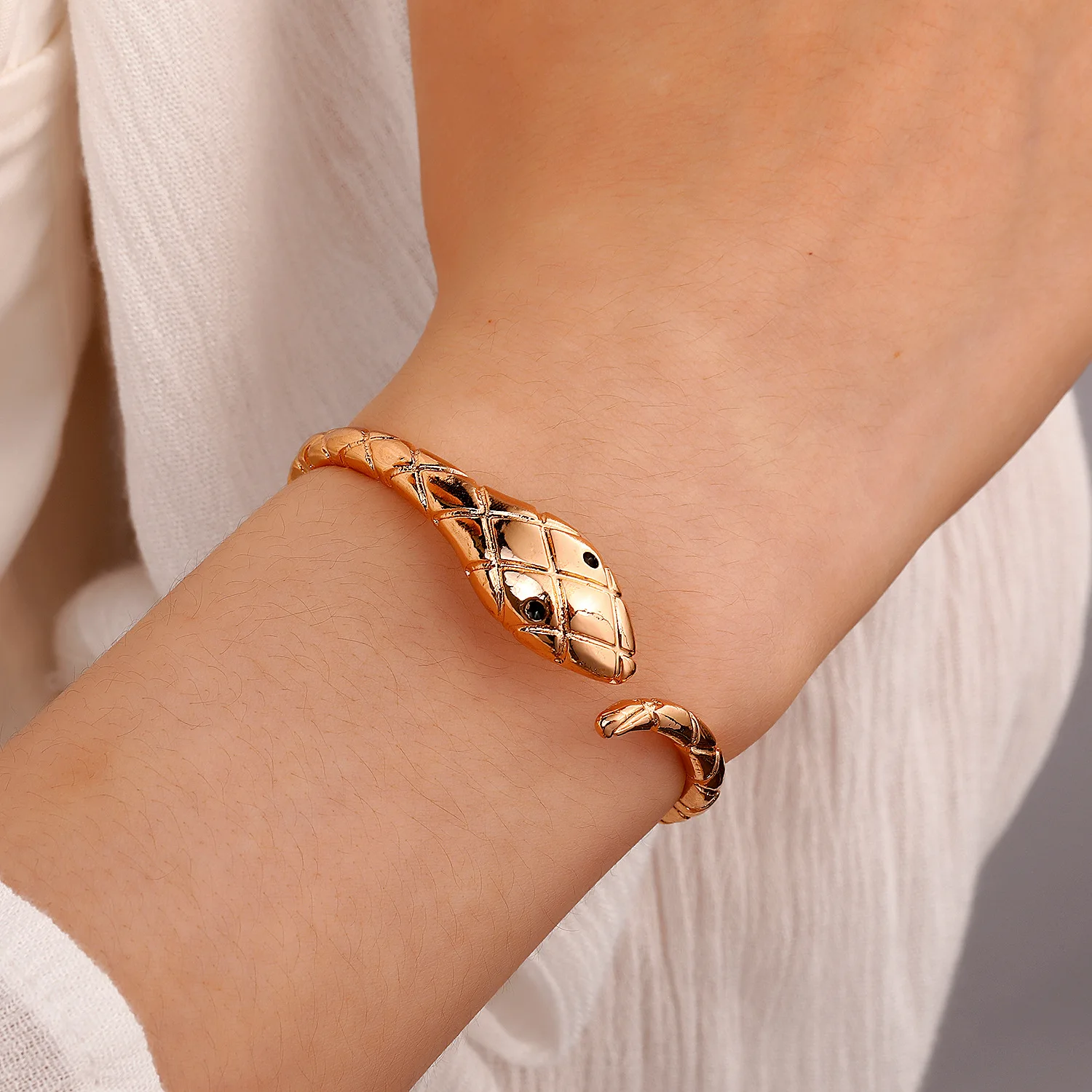 

European And American Personality Exaggerated Snake-shaped Ladies Bracelet New Retro Open Creative Snake-shaped Bracelet