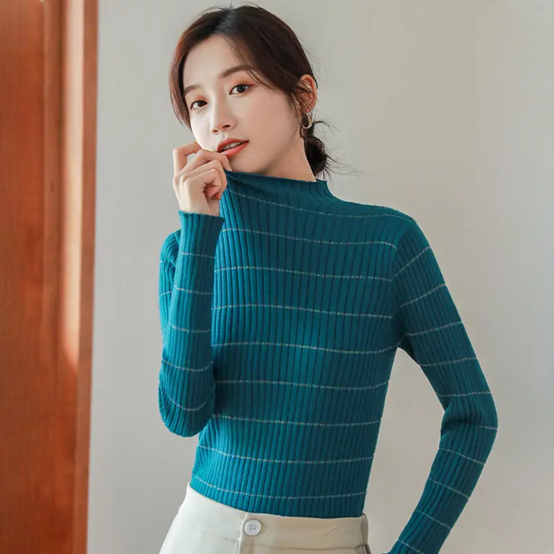 Женский приталенный свитер универсальный трикотажный пуловер с высоким