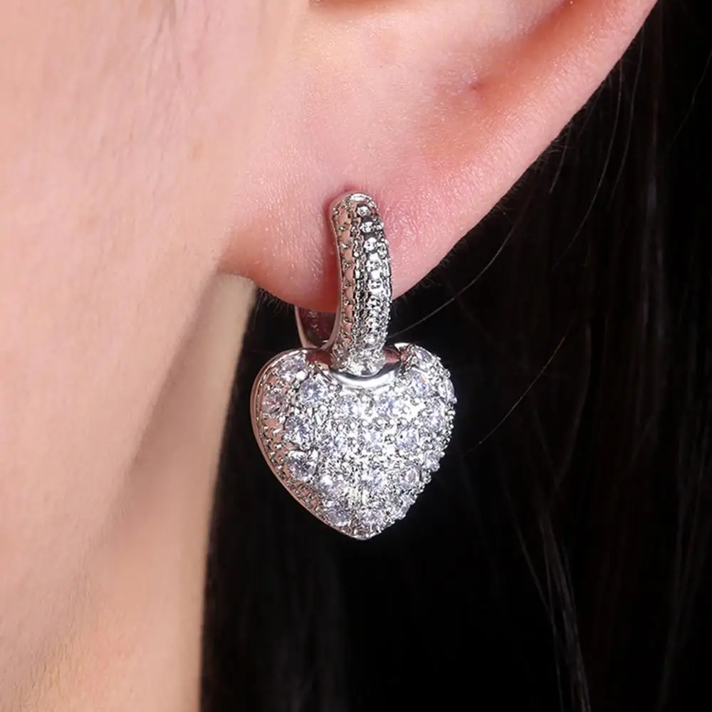 Романтические блестящие серьги гвоздики в форме сердца из белого AAA циркония для