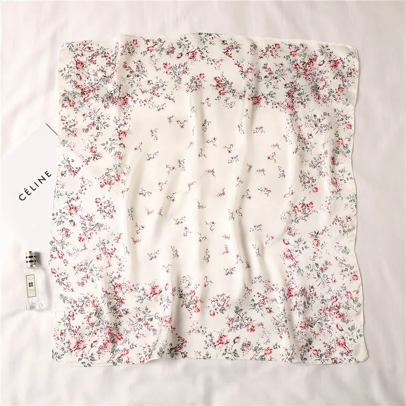 Гладким шелковым материалом шарф для Для женщин 2020 Цветочный принт волос на шее