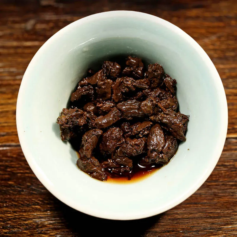 Чай Pu'er склеивающий ароматный чай ископаемый сломанный серебряный старый