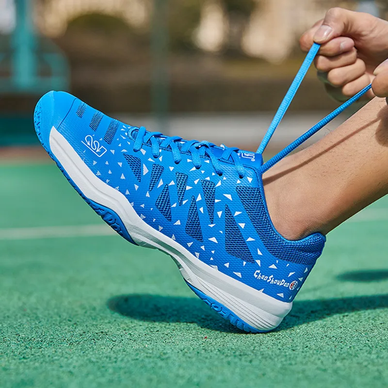 New High Quality Red Men's Professional Tennis Shoes Lightweight Couple Badminton Shoes Trainers Men Outdoor Race Sport Sneakers