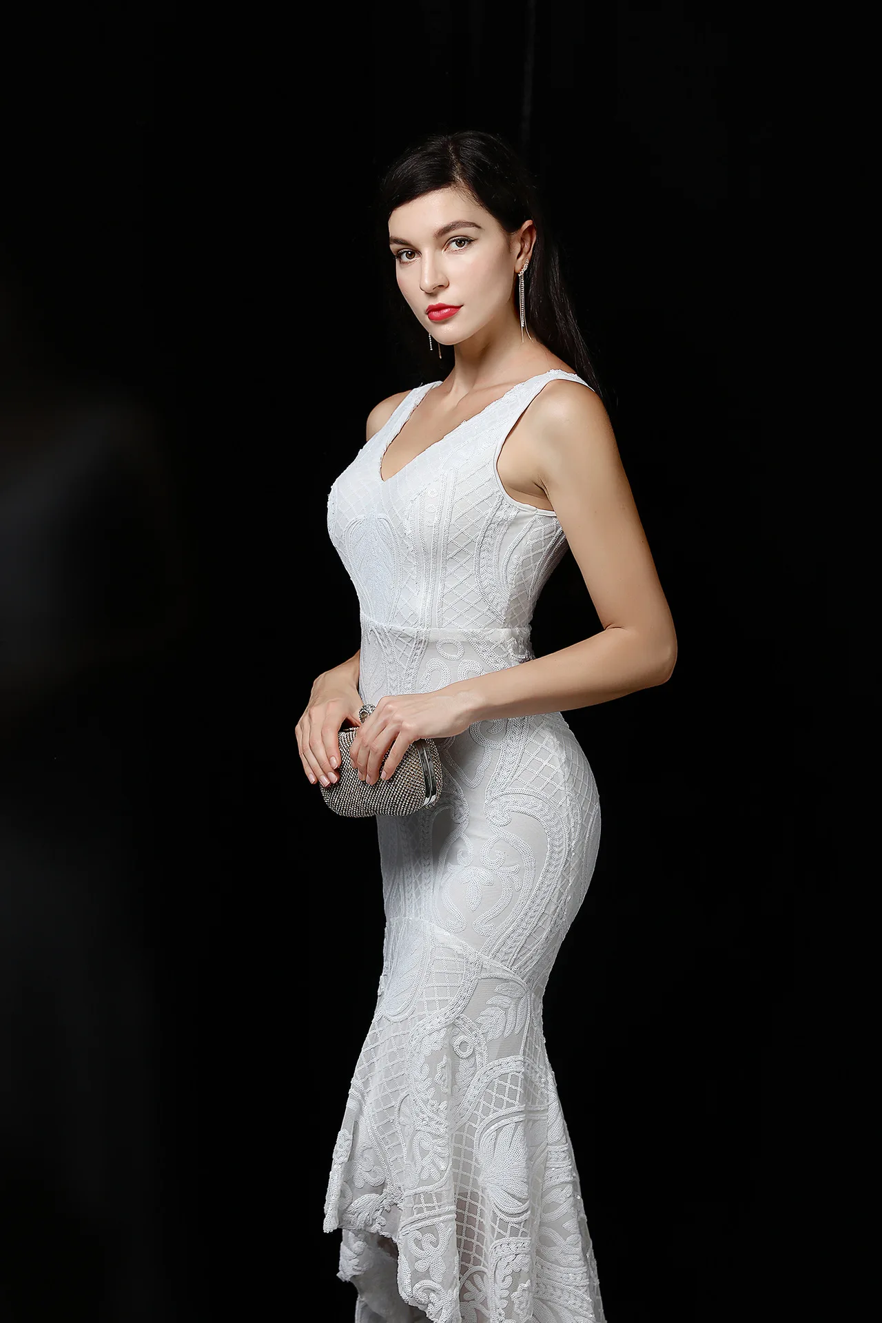 

Sladuo White Sleeveless Handmade Beaded Pattern Small Fresh Evening Dress V-neck V-back Mid-short Skirt Evening Dress