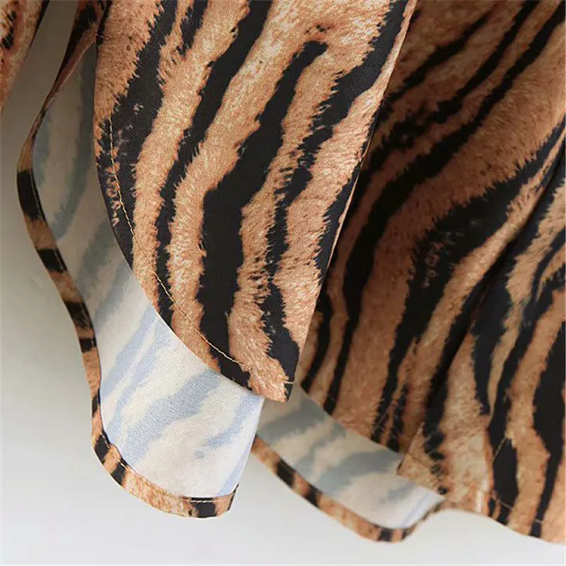 

Blouses Woman 2019 Pocket Tiger Print Loose Shirt Women Blouse Women Modis Camisa Femenina