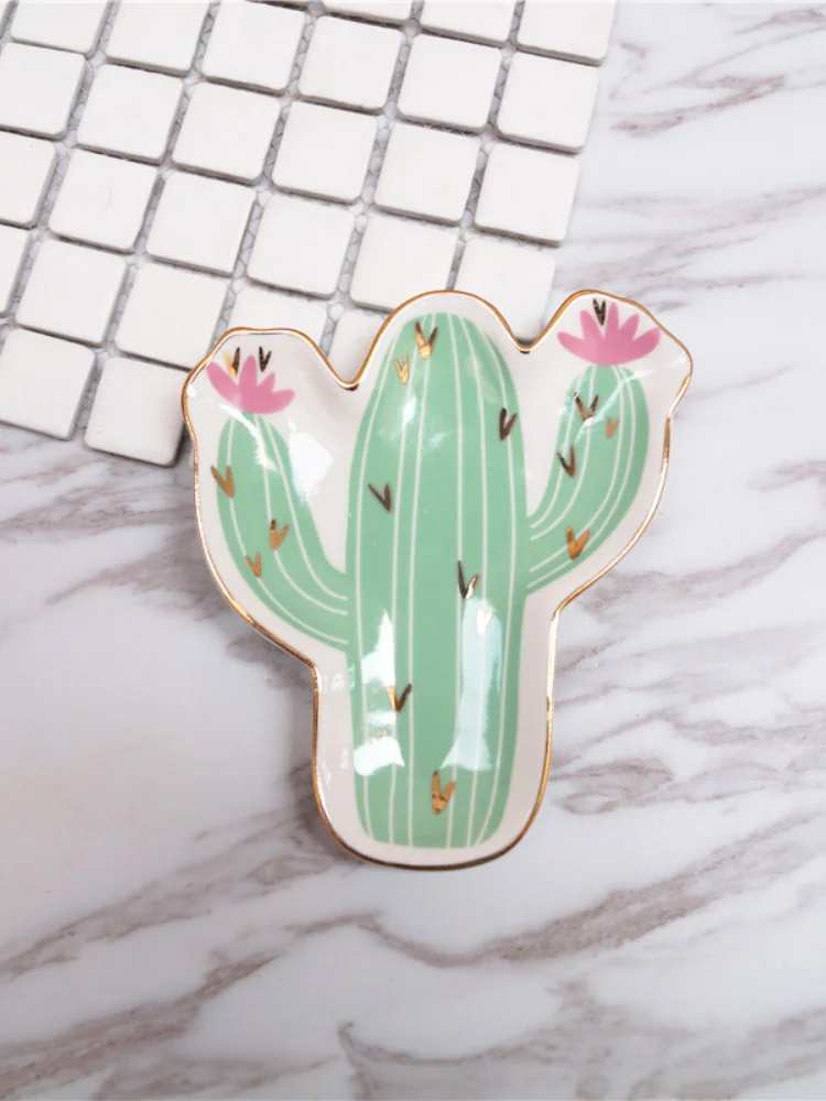 

1PCS Ceramic Flamingo Jewelry Dish Ice Cream Plates Snack Candy Cactus Organizer Storage Tray Snack Dish Home Decoration 2021