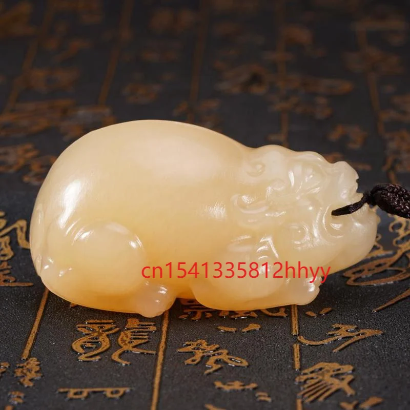 

Natural Beige Topaz Three-dimensional Pixiu Pendant Charm Jewellery Women's Hand-Carved Pendant for Women Men Fashion Accessorie