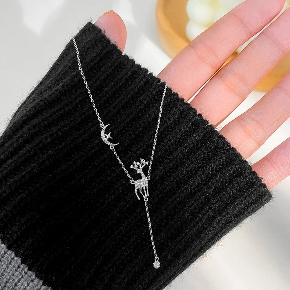 

Cute Christmas Gift Fawn Necklace Micro-inlaid Zircon Elk Zircon Pendant Clavicle Chain Mang Star Moon Necklace Ladies Necklace