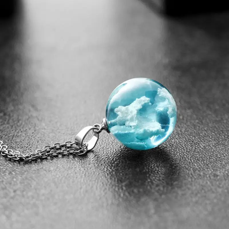 

69HB Glow In the Dark White Clouds Blue Sky Resin Glass Ball Universal Ball Pendant Necklace Luminous Fashion Jewelry Women