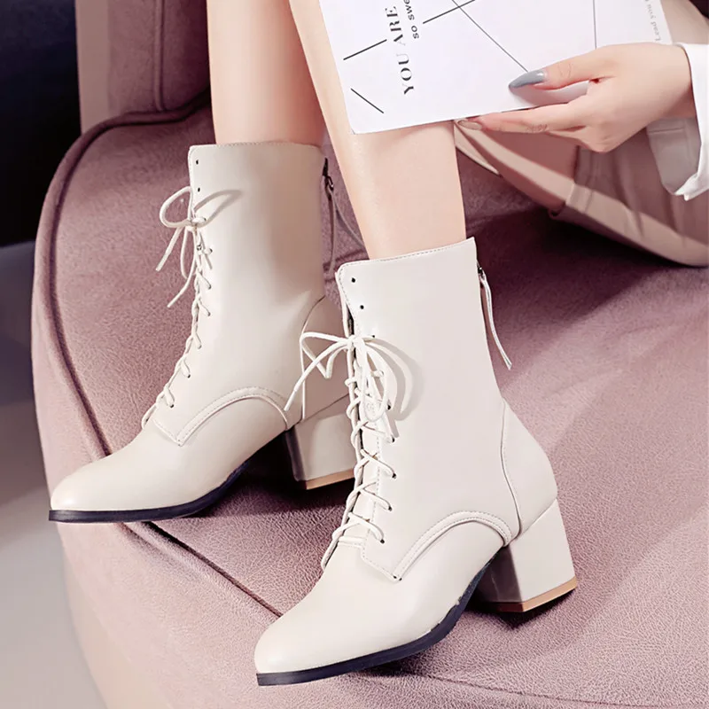 Женские ботильоны на шнуровке черные платформе и толстом каблуке со шнуровкой