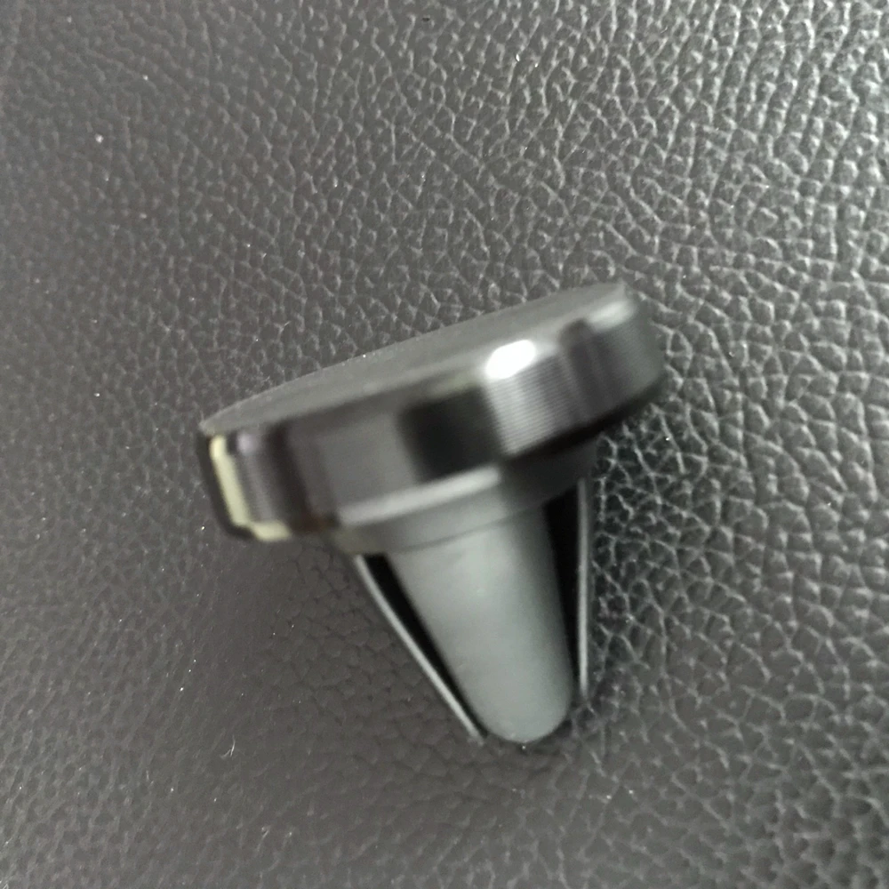 Магнитный автомобильный держатель для телефона с креплением на вентиляционное