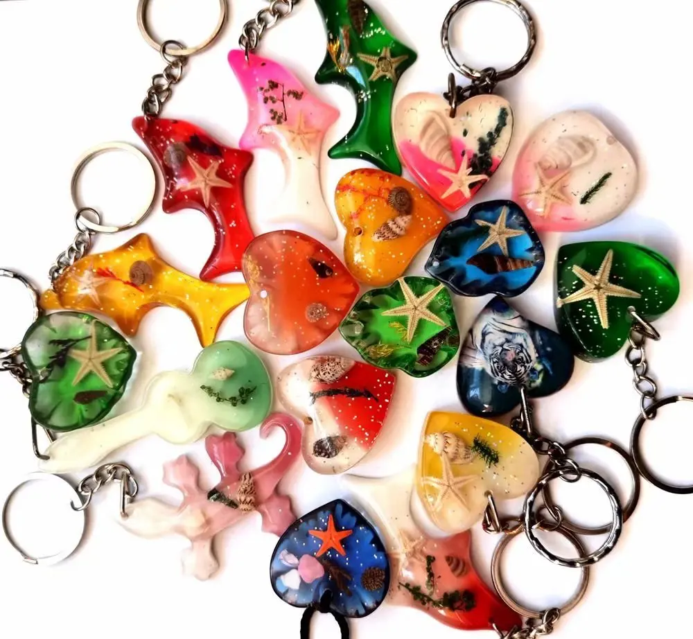 

12 pcs Vintage Collectible Taxidermy Real Starfish Mixed Style Totem Keychain