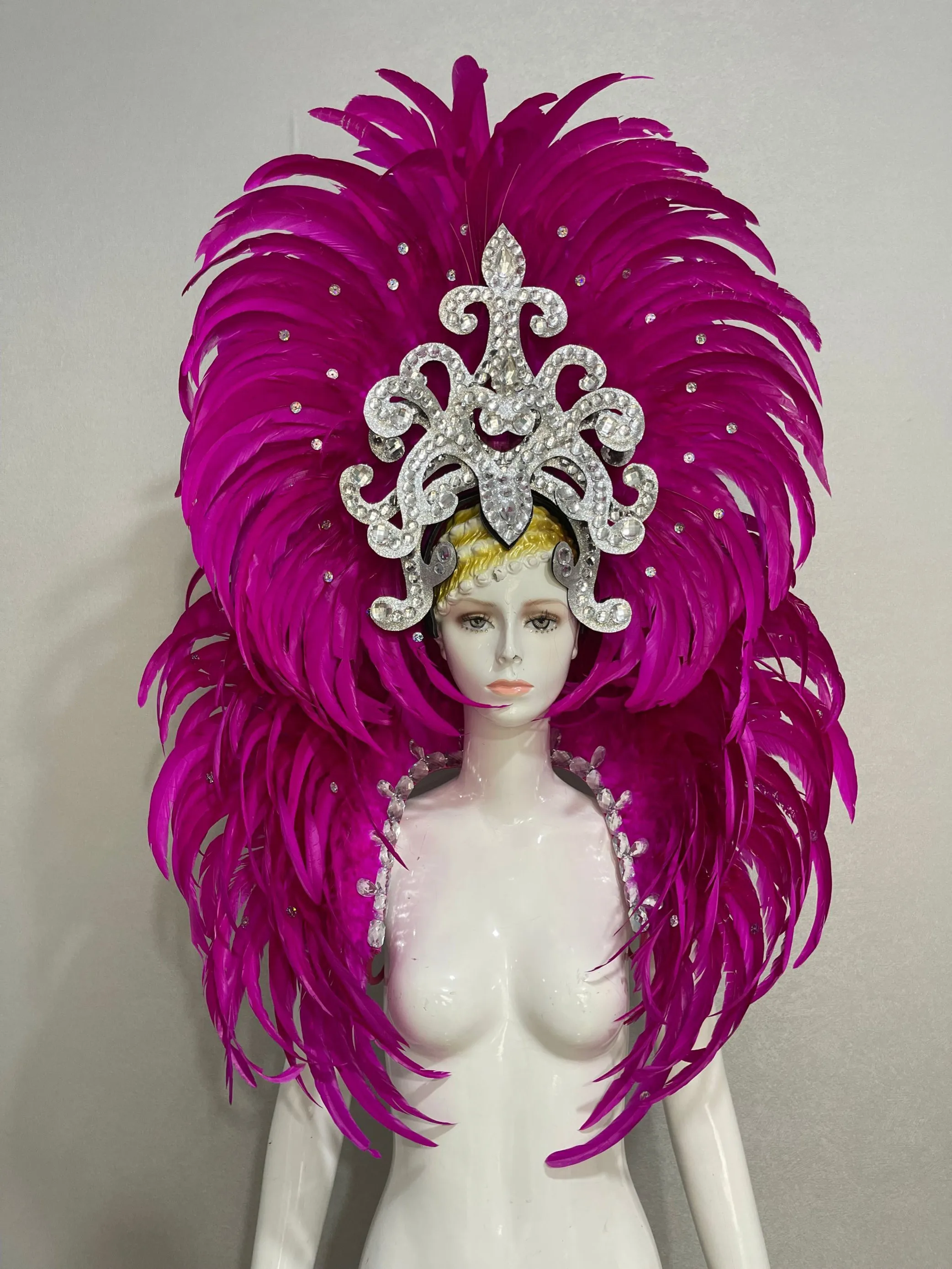 Маска карнавальная с перьями для бразильских карнавалов |