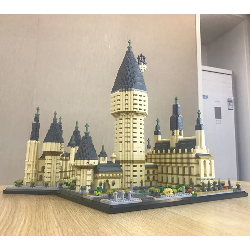 

YZ 071 World Famous Architecture Medieval Castle College 3D Model DIY 7750pcs Mini Building Diamond Small Blocks Toy no Box