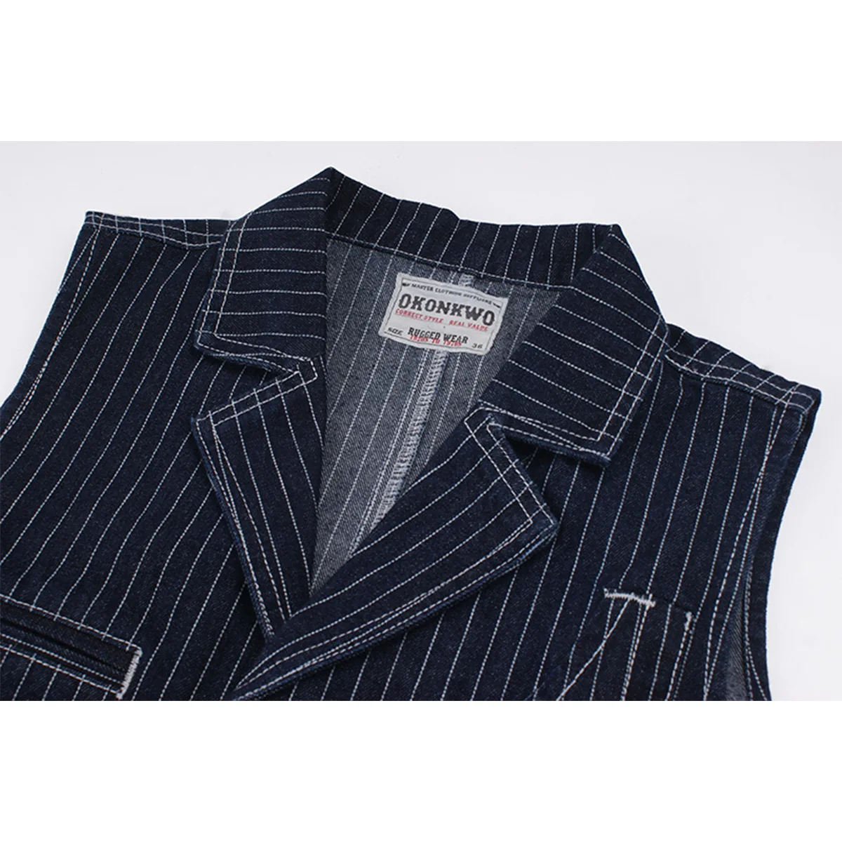 Мужской джинсовый жилет в полоску с воротником несколькими карманами стиле