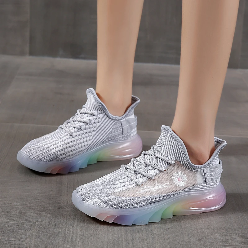 

Женские спортивные туфли, модные женские кроссовки 2021, сетчатые кроссовки со шнуровкой, светящиеся ночью, для занятий спортом, прогулок, кру...