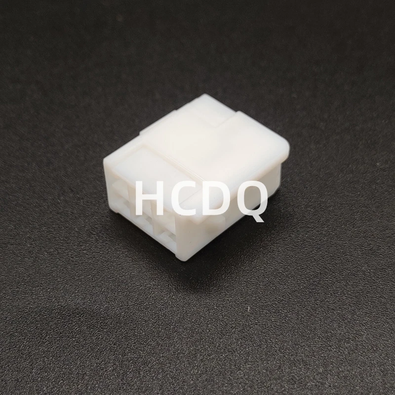 

The original 90980-11011 6PIN automobile connector plug shell and connector are supplied from stock