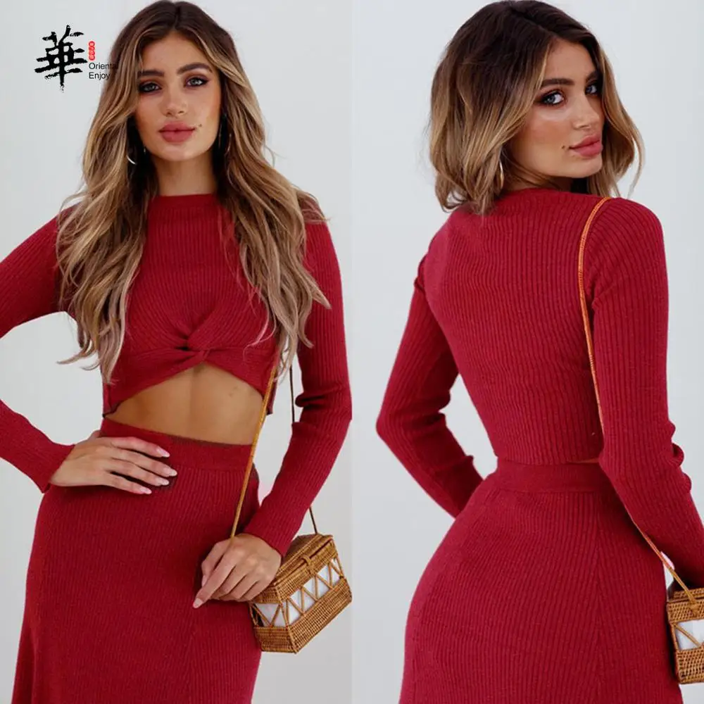 Осенне зимние элегантные трикотажные костюмы с юбкой из двух частей длинным