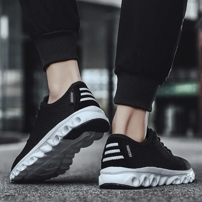 

2020 New Mesh Running Shoes for Men Sneakers Outdoor Breathable Comfortable Athletic Flat Shoes Blade Lightweight Wild Men Shoes