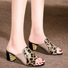 Женские туфли на квадратном каблуке, леопардовые удобные туфли-слайды с открытым носком, лето 2021