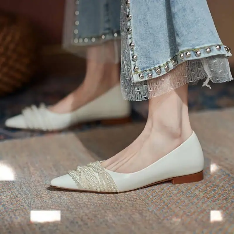 

TOPHQWS 2022 New Women Flat Shoes Spring Elegant Shallow Pearl Shoes Female Slip On Loafers Retro Pointed Toe Designer Shoes