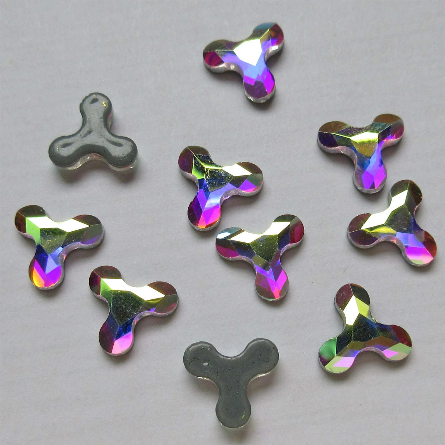 8 7x8 мм Клевер Кристалл AB Утюг на драгоценный камень с плоской задней частью