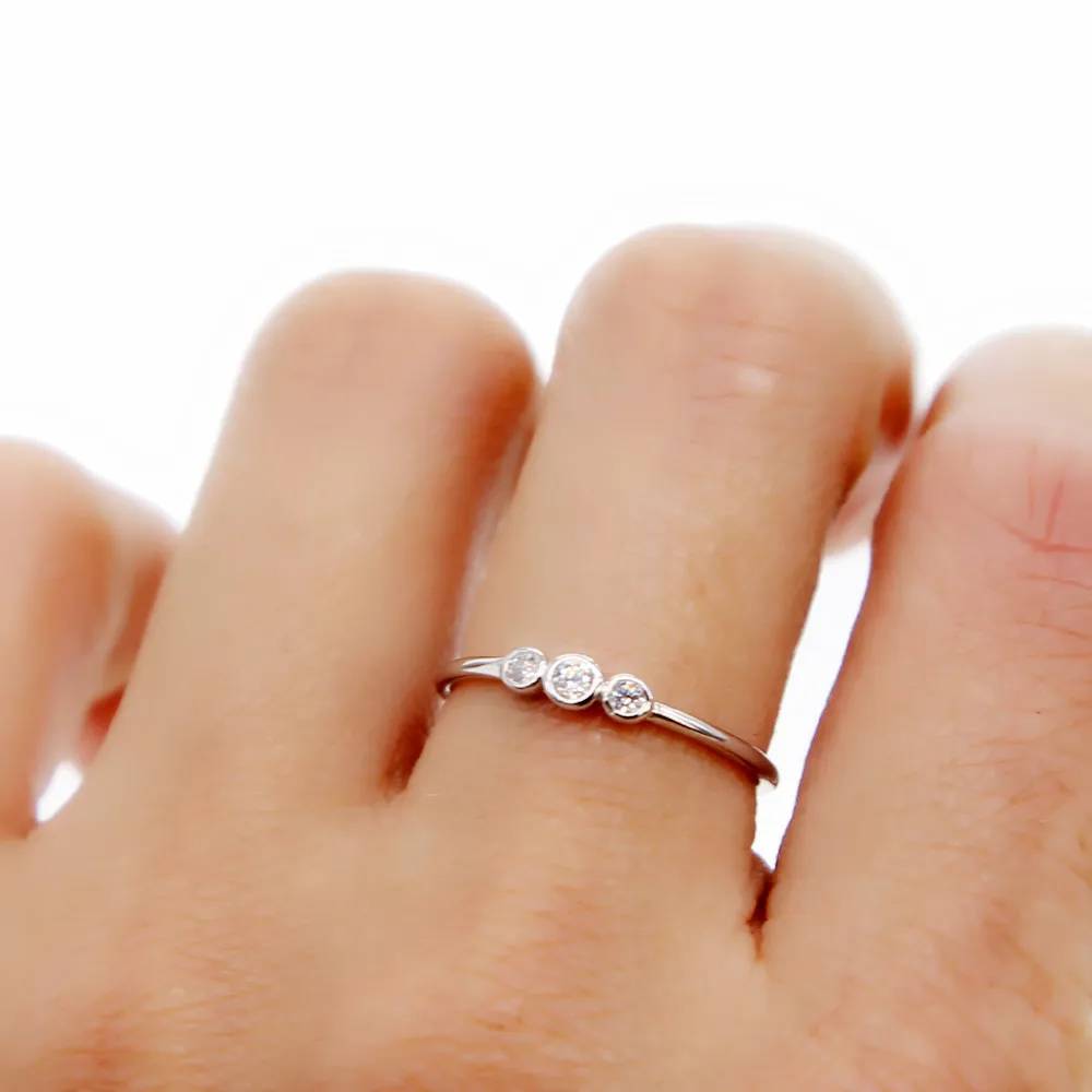 Женское Обручальное кольцо серебряное 925 пробы с прозрачным фианитом|Кольца| |