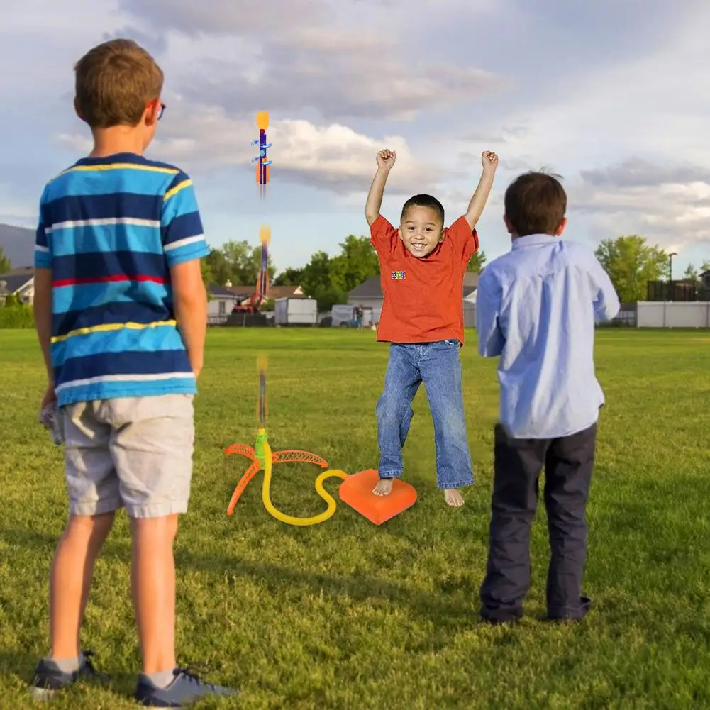 Игрушка комплект ракеты содержит 3 которые могут вместить до 60 футов пусковых