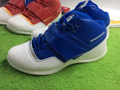 

VOIT MID-TOP Original lightweight basketball shoes male athletic combat shoes non-slip wearable basketball sneakers