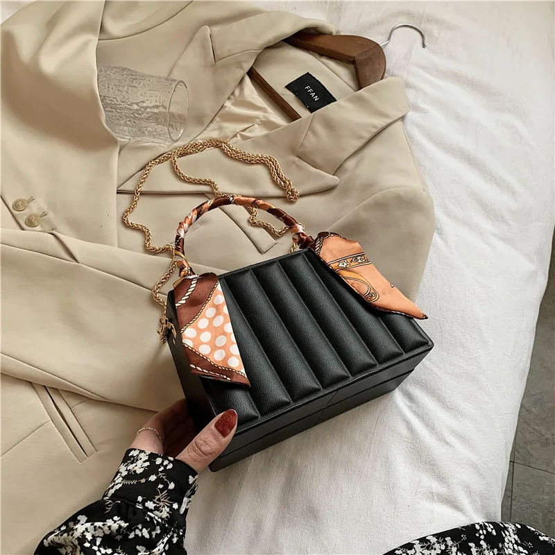 

Textured women's small bag 2021 spring Korean version of the chain shoulder messenger small square bag fashion portable box bag