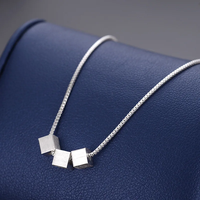

Fashion Minimalist Square Necklace Clavicle Chain Frosted Three Box Chain Cube Necklace Jewelry Hot Sale