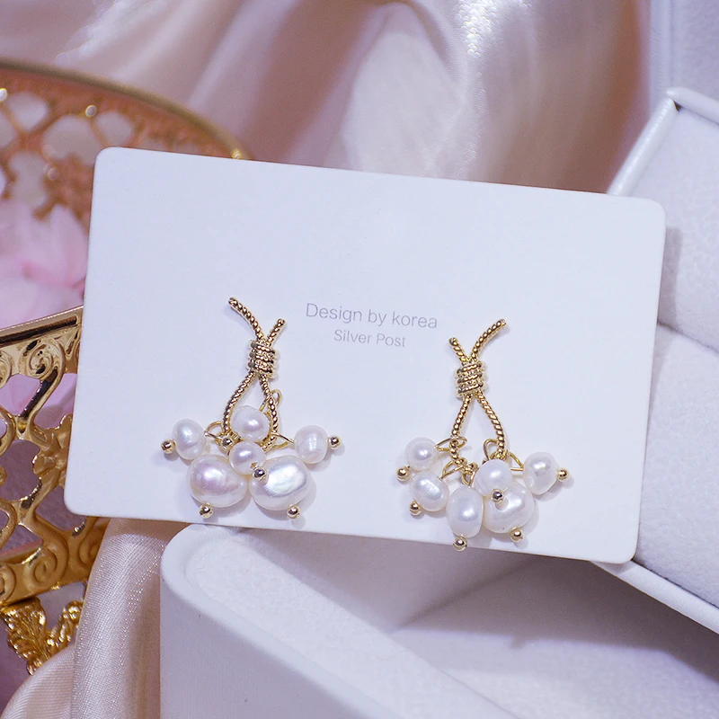 

Fashion Exquisite Pearl Stud Earrings for Women Top Designer Luxury Creativity Jewelry High Quality S925 Needle Temperament Gift