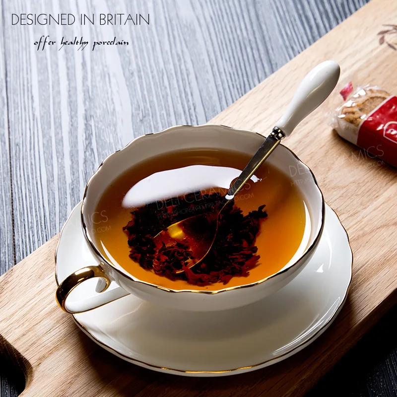 

Волнистая керамическая кофейная чашка и блюдце в Европейском стиле, набор для чая с цветами из Пномпеня, черный чай, подарок для пары
