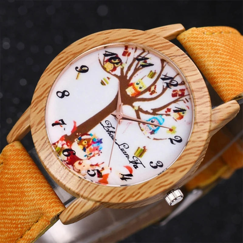 

Frauen Xmas Quartz Watch Christmas Gifts Tree Wood Canvas Band Wrist Watch