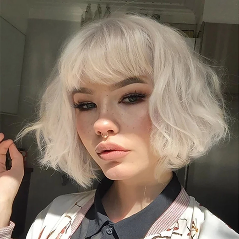 

Blonde Gold Synthetic Wigs With Bangs Body Wave Short Full Machine Made Hair Wigs Brown 99J Purple Color Natural Wigs 14InchFXKS