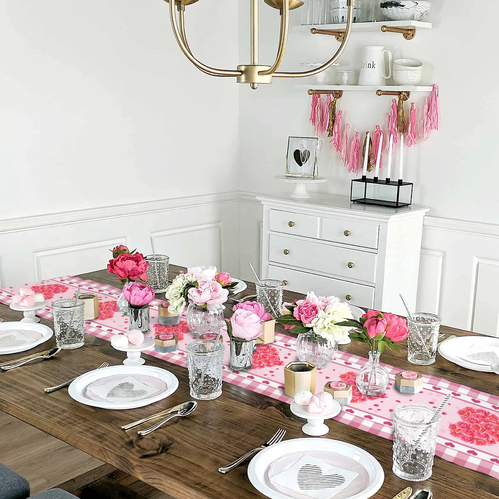 Скатерть в розовую клетку для украшения стола на День святого Валентина | Дом и