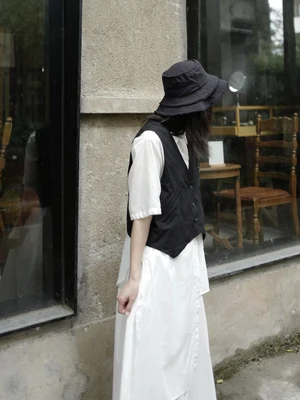 Оригинальный дизайн маленький темно-черный жилет Yamamoto базовый модный