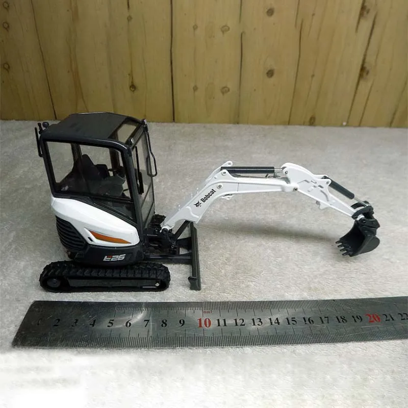 Модель автомобиля под давлением 1/25 Bobcat E26 Строительная техника коллекция для
