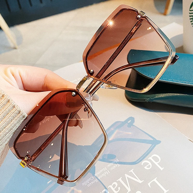 

Очки солнцезащитные женские квадратные без оправы, Модные Винтажные Элегантные градиентные солнечные очки из сплава, с затемнением, коричн...