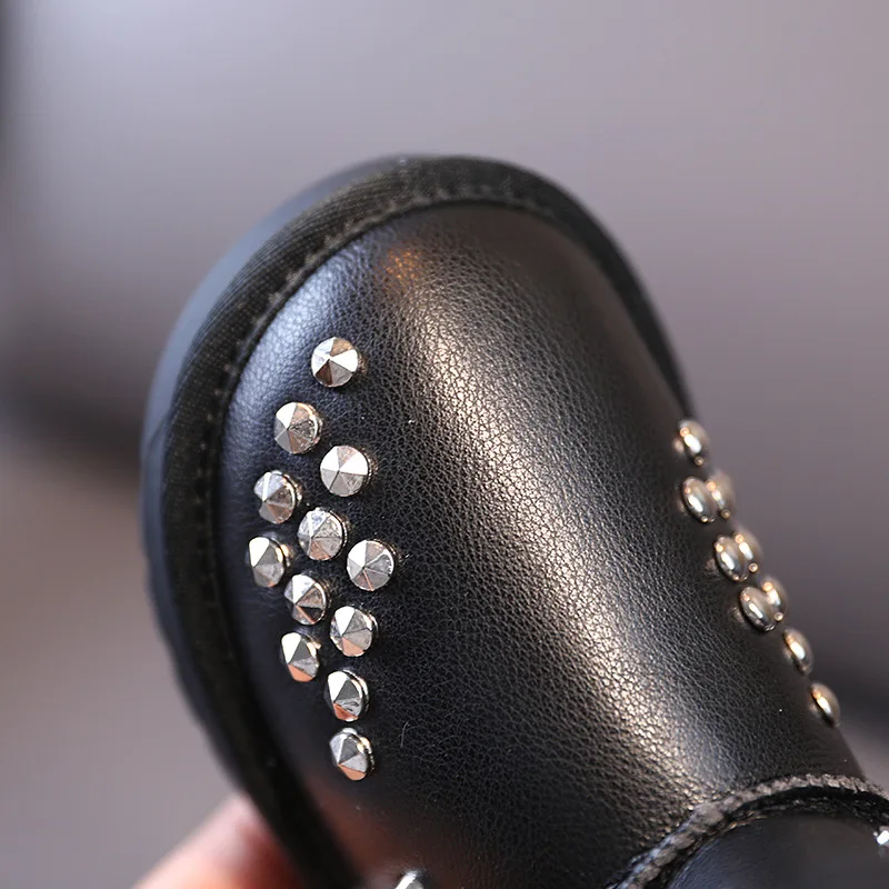 Ботильоны детские из ПУ кожи с заклепками на плюшевой подкладке без шнуровки