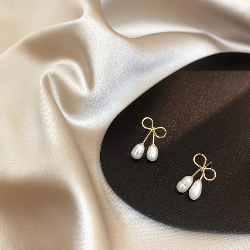 

Freshwater Pearl Stud Earrings Retro Metal Bowknot Earrings Korean Temperament Wild For Women Ear Bow Earrings Exquisite Jewelry