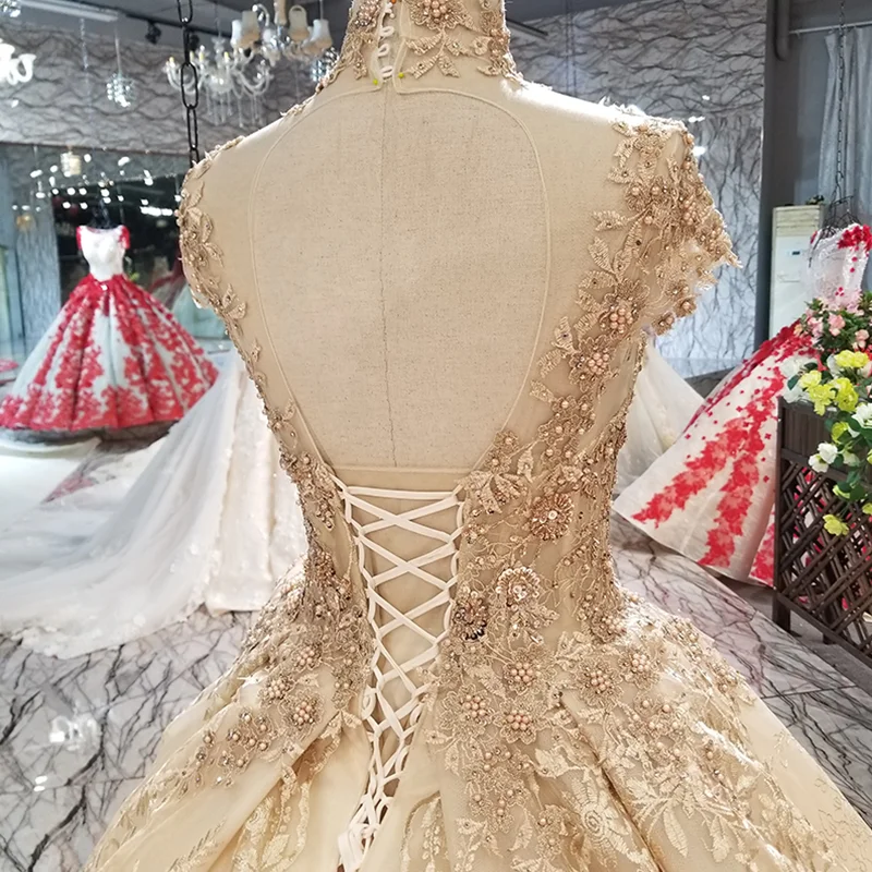 Вечернее платье LS57780 блестящее золотого цвета с высоким воротом и длинным